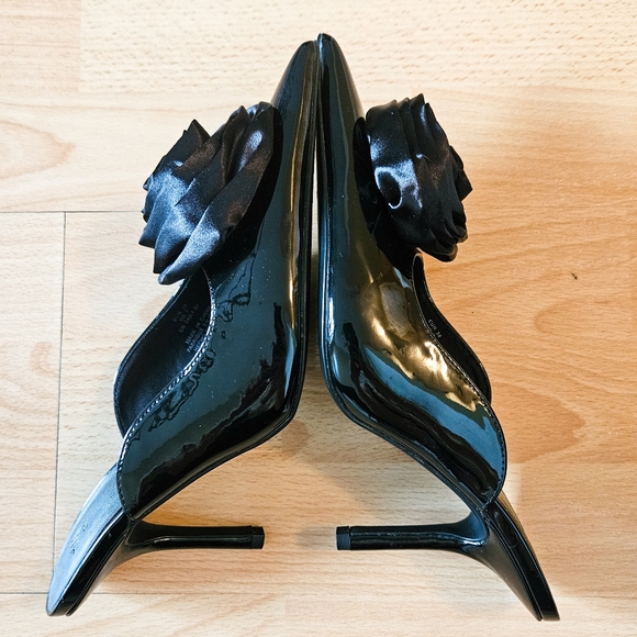 H & M 3D Floral Appliqués Mules - Picture 6 of 8